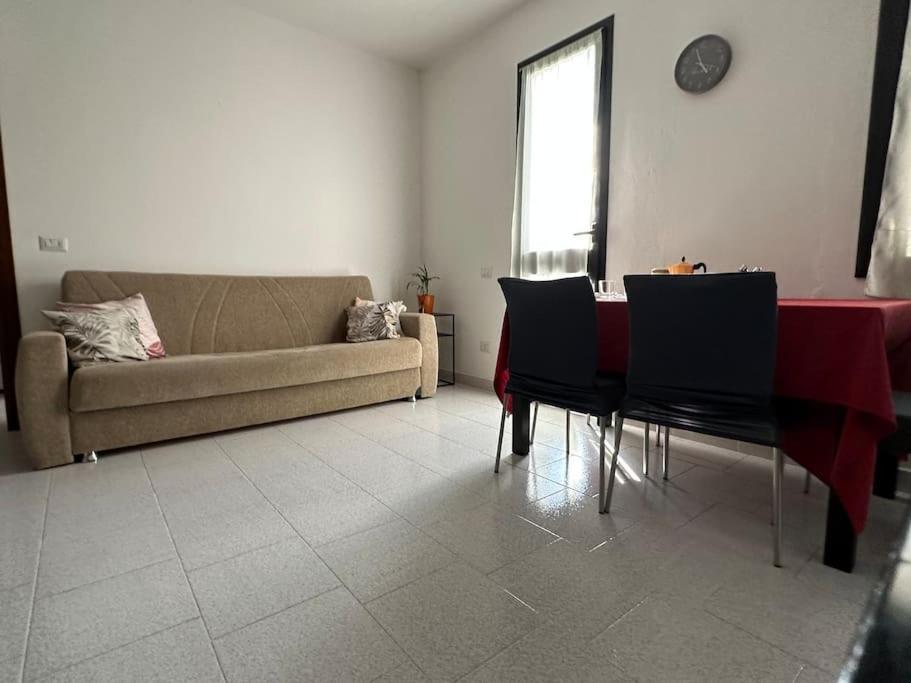 Apartmán Mati Malpensa Con Navetta 20Eur Lonate Pozzolo Exteriér fotografie